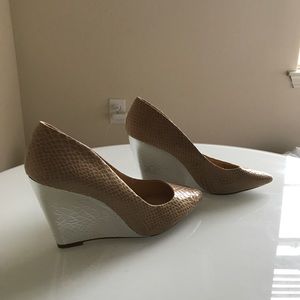 Gianni Bini nude Wedged Heels